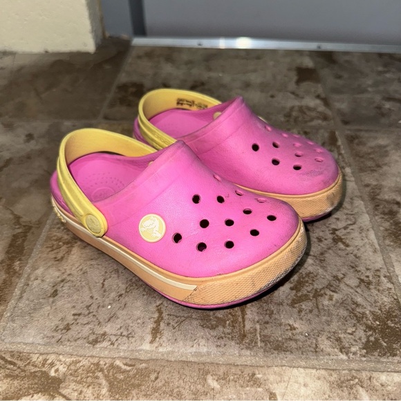 Kids Girls Crocs Brand Summer Pink and Yellow Slide Sandals Shoe Size 8-9 - Picture 3 of 16